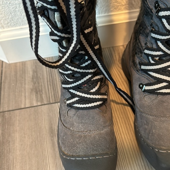 MUKLUKA hiking and snow boots NWT size 7 - Picture 2 of 8
